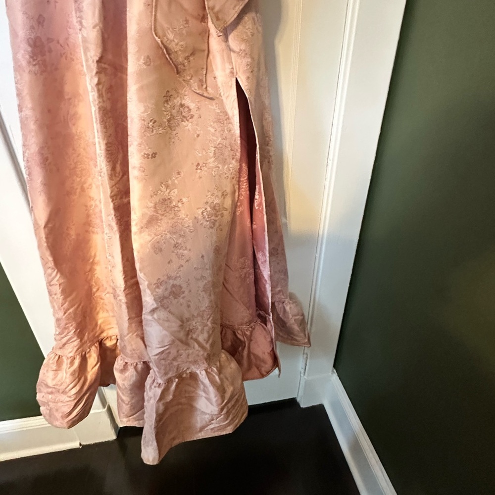 V. Chapman The Veronica Dress in Light Pink Windsor Brocade - Picture 5 of 12